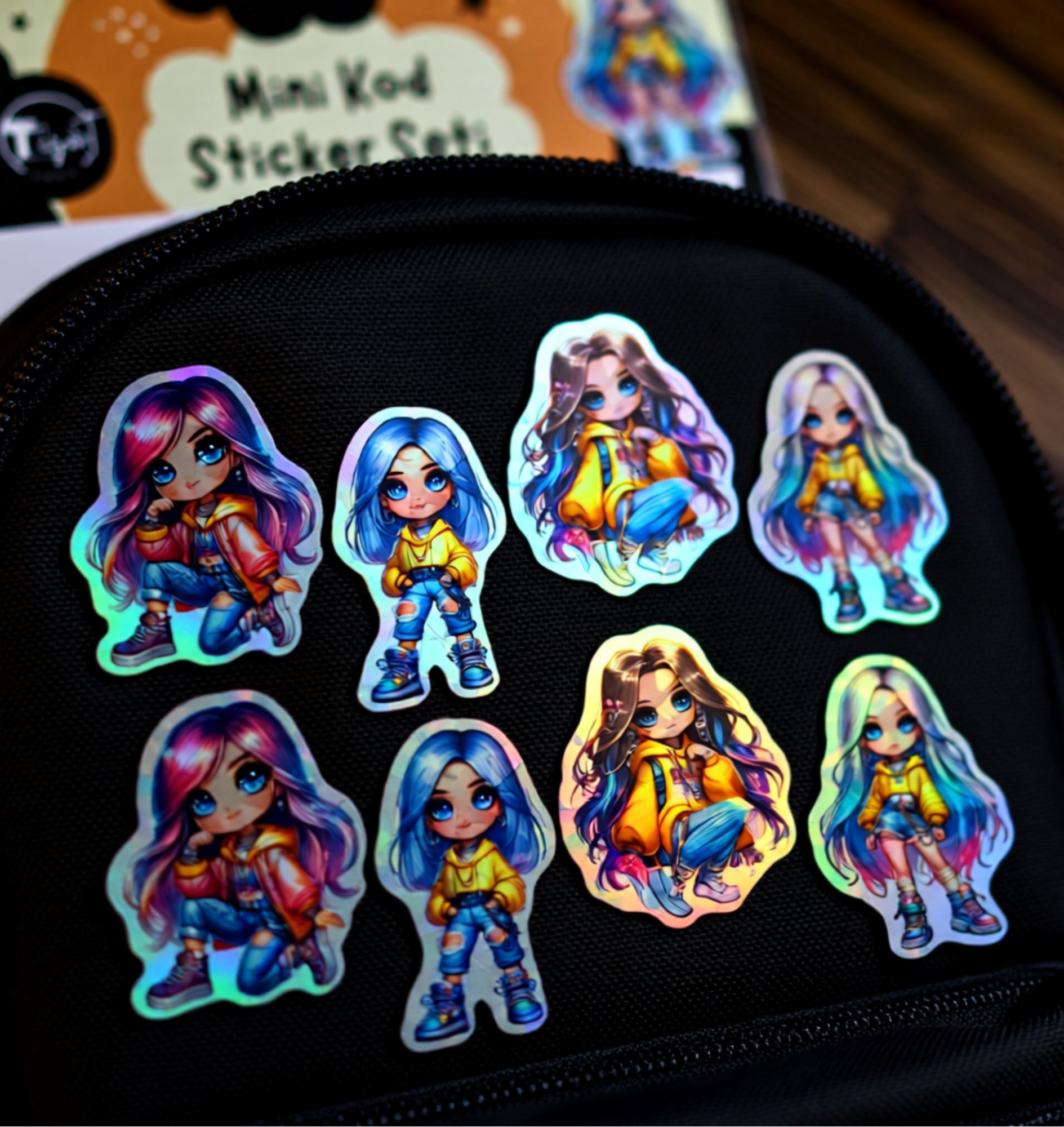 Mini Kod Holografik Sticker Seti – 2 Sayfa | 16 Adet Premium Vinil Sticker