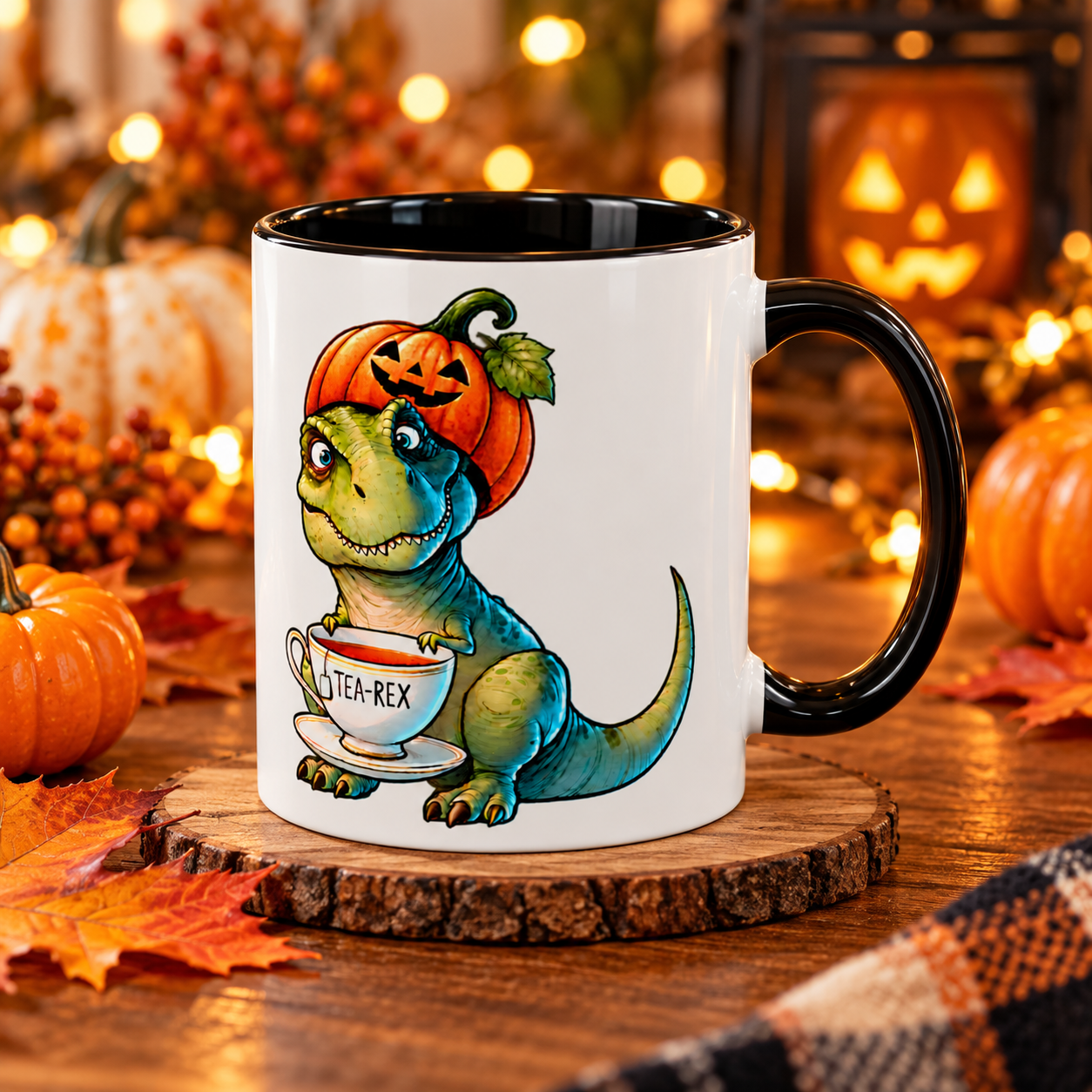 Balkabağı Şapkalı Tea-Rex Halloween Porselen Kupa – Siyah Kulplu, 11 oz