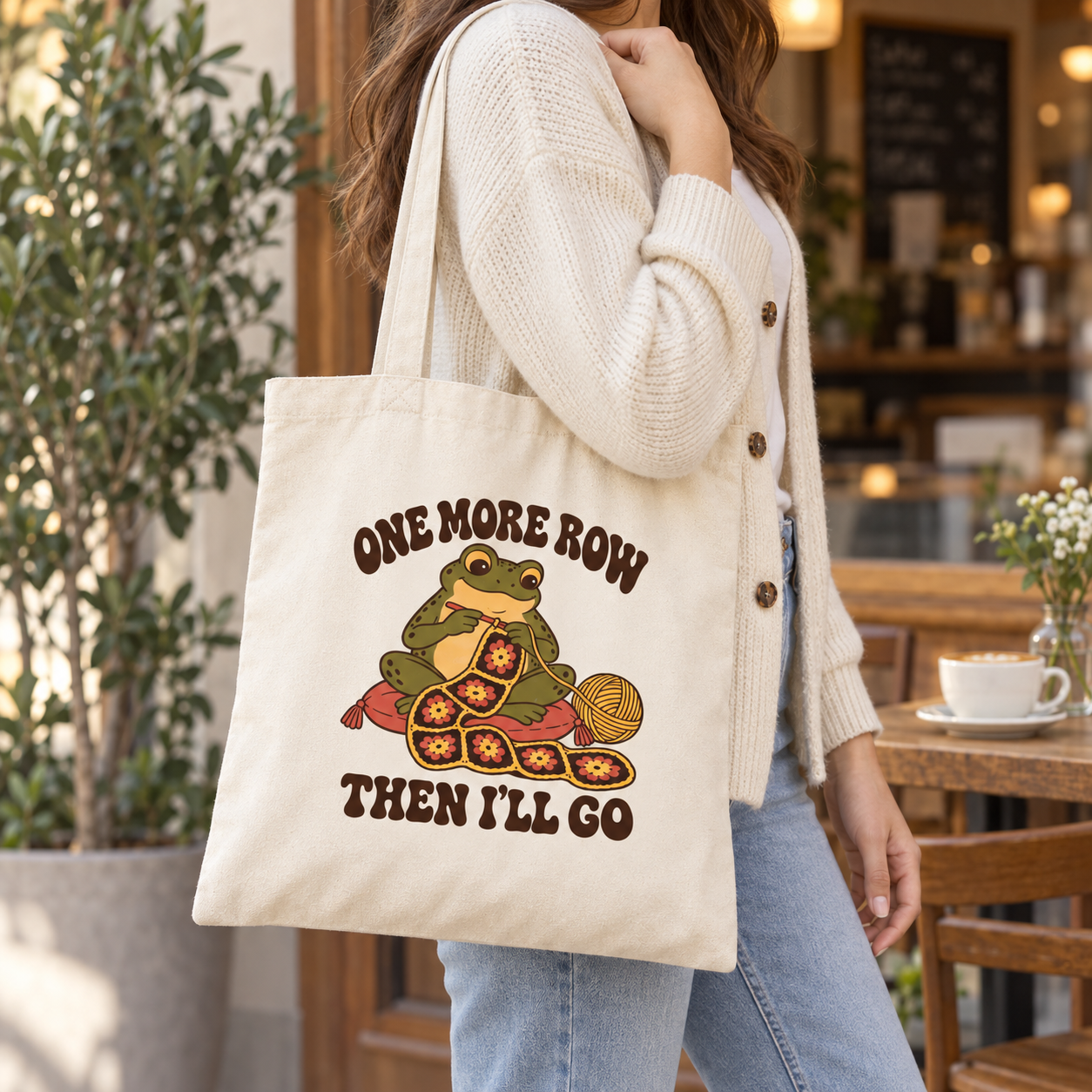 Örgü Seven Kurbağa Baskılı Kanvas Tote Çanta – One More Row