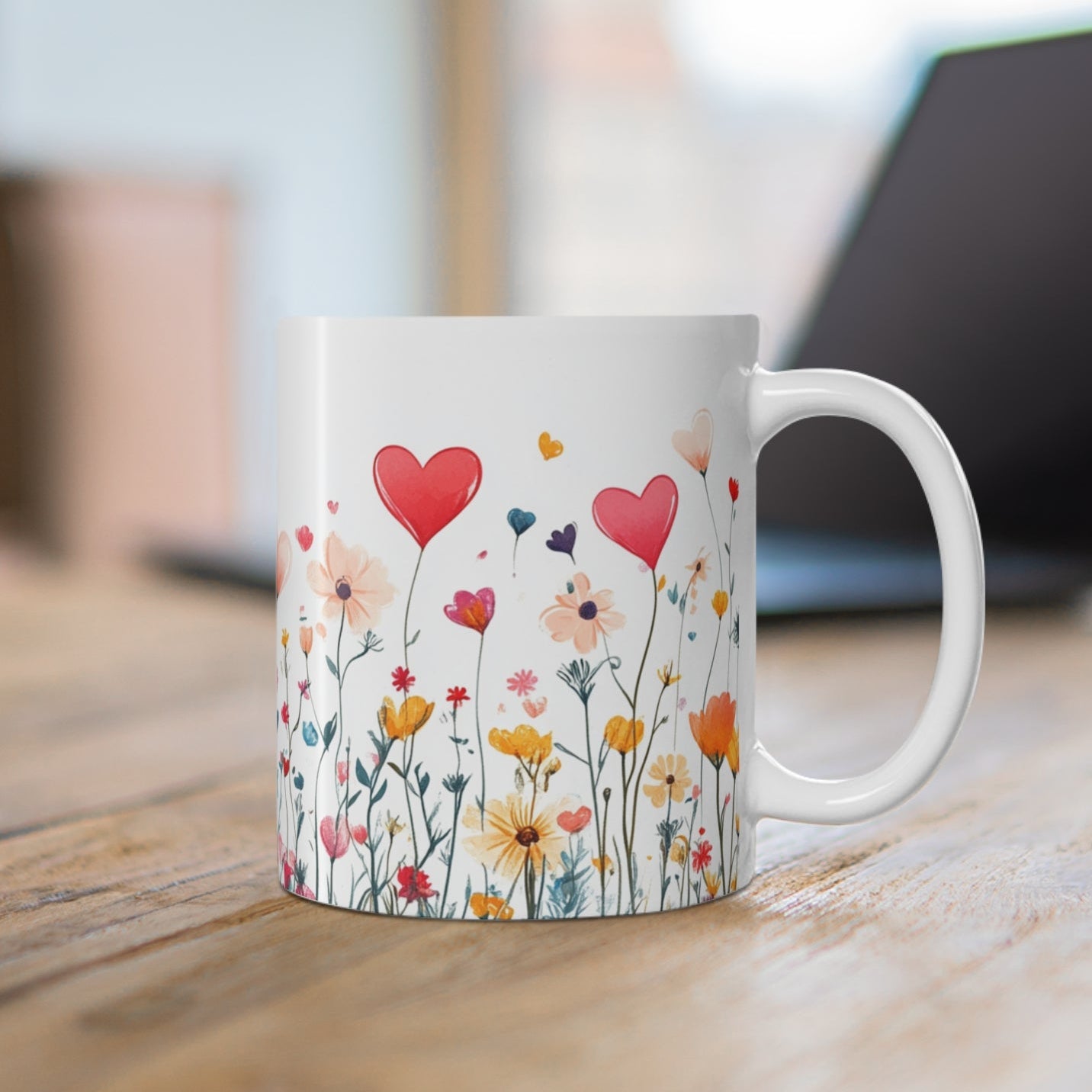 Kalpli Çiçekler – Romantik Porselen Kupa