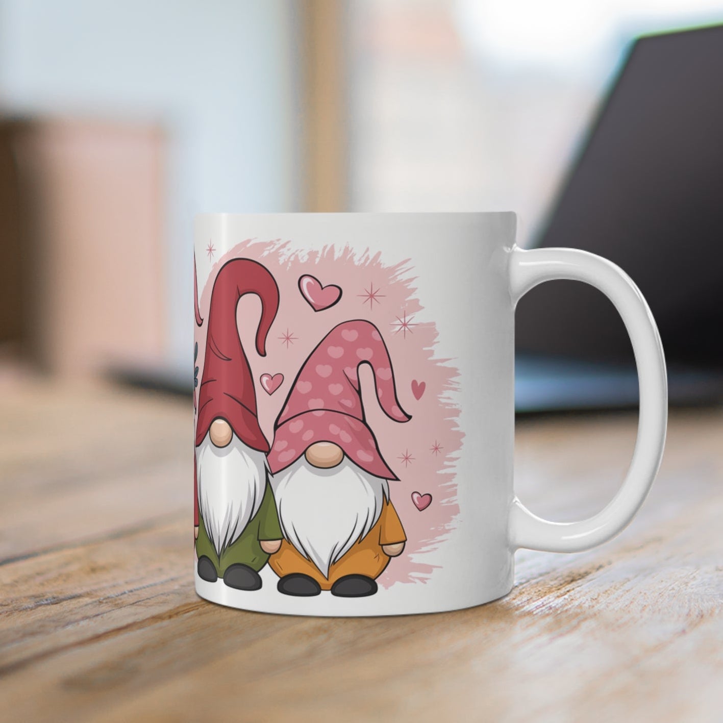 Sevimli Aşk Cüceleri Porselen Kupa – Kalp Temalı Tasarım