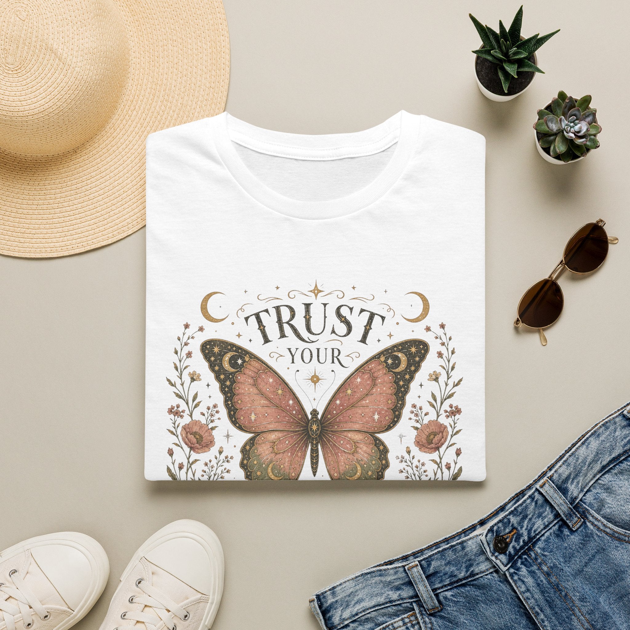 Trust Your Timing Kelebek Baskılı Beyaz Kadın Straight Fit Tişört