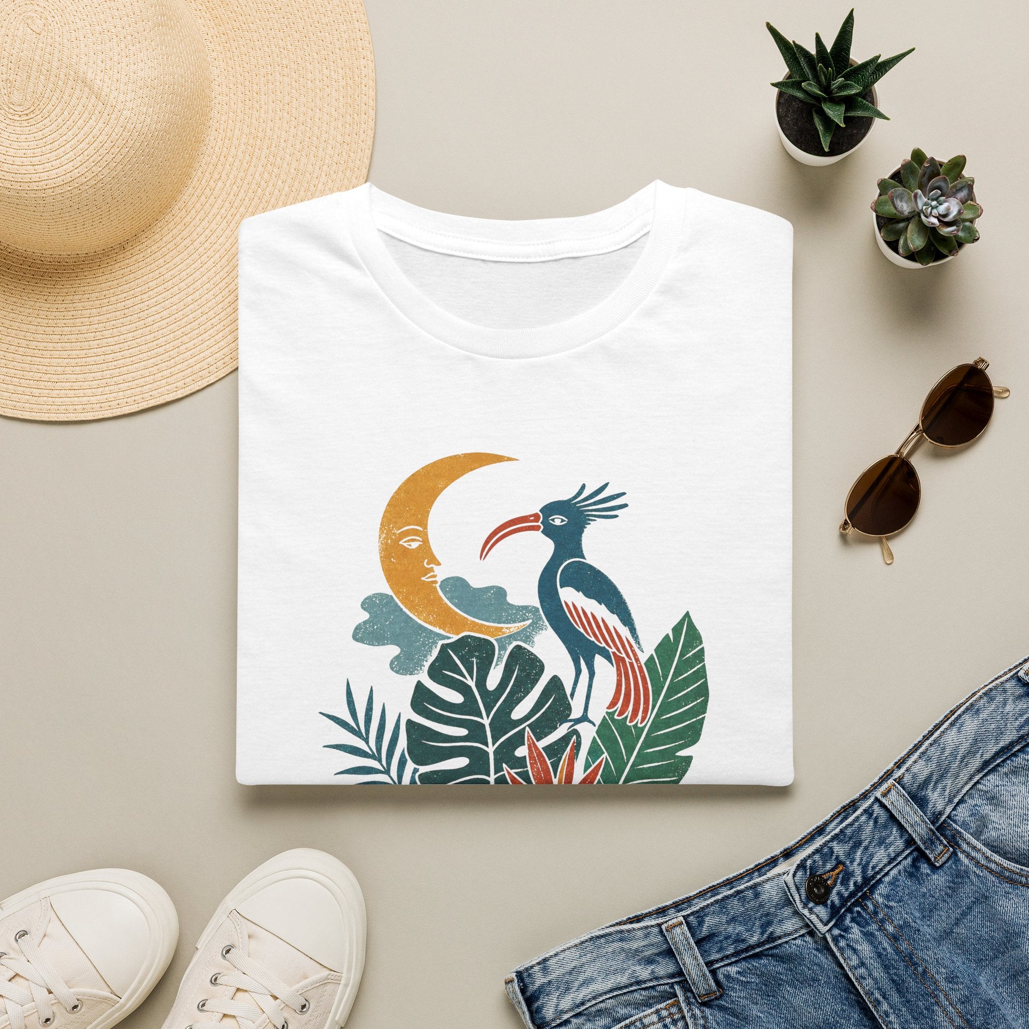 Kadın Straight Fit Tişört – Tropikal Kuş & Ay Desenli Bohem Sanatsal Baskı