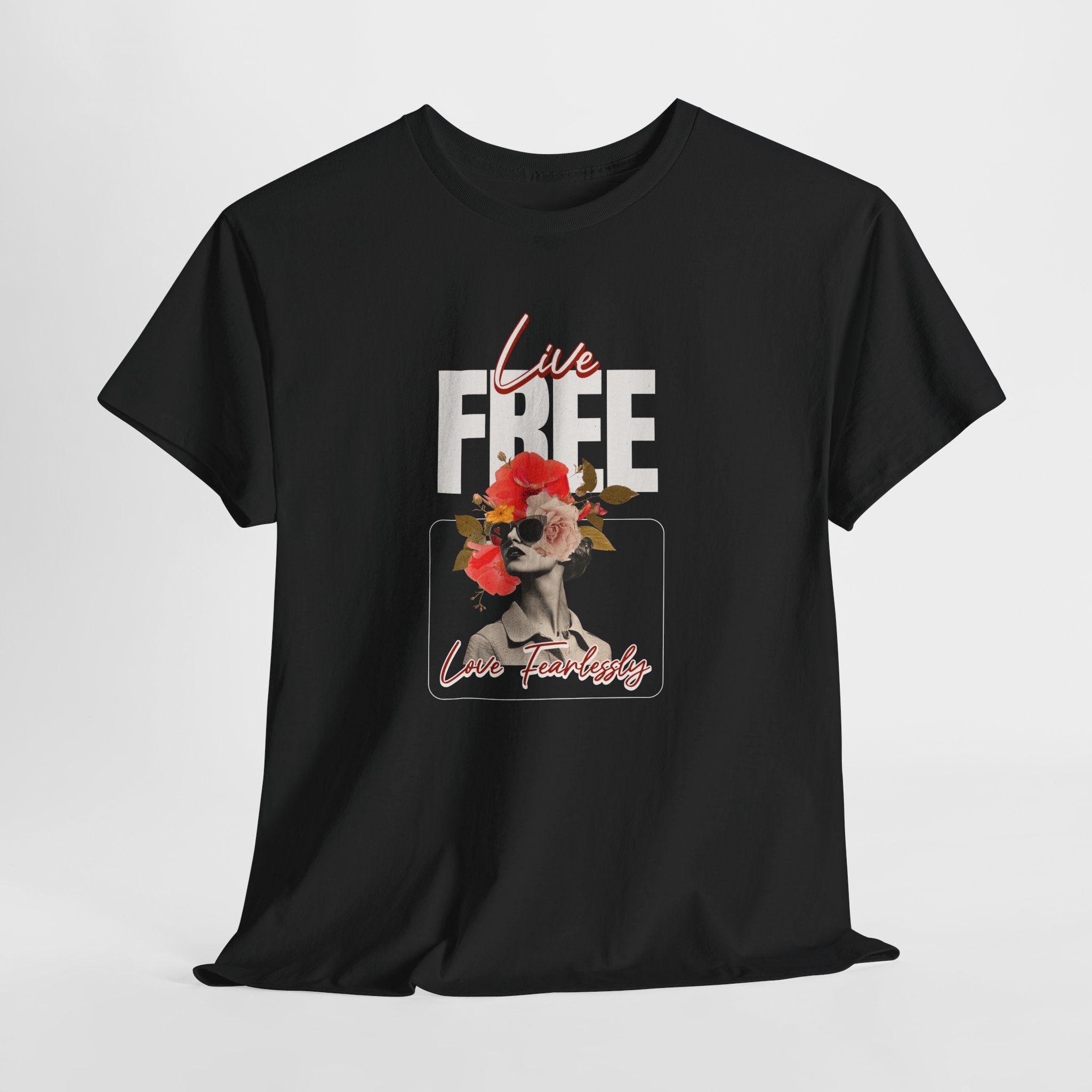 Live Free Love Fearlessly Kadın Tişört – Vintage Çiçek Kolaj Tasarımlı Regular Fit T-Shirt
