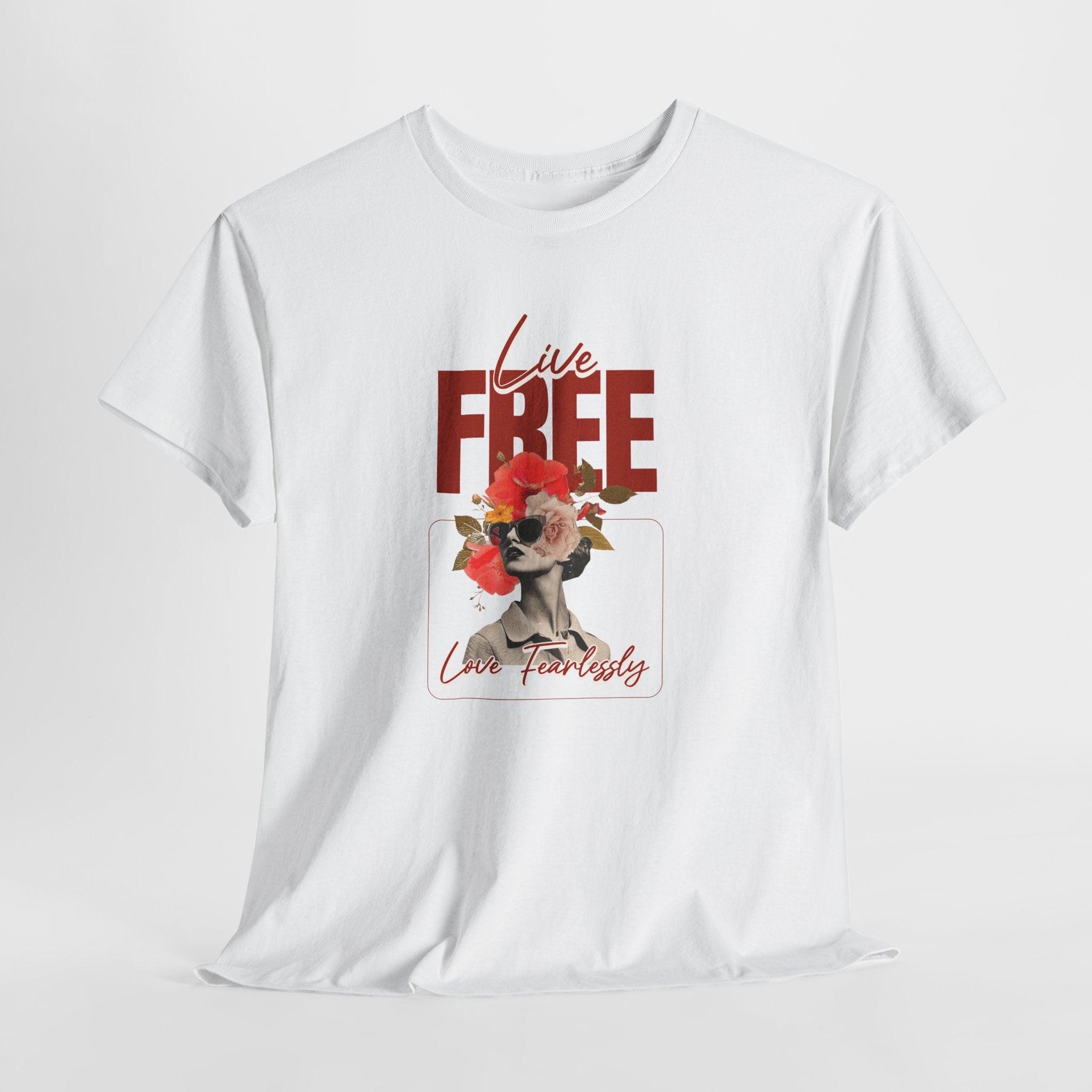 Live Free Love Fearlessly Kadın Tişört – Vintage Çiçek Kolaj Tasarımlı Regular Fit T-Shirt
