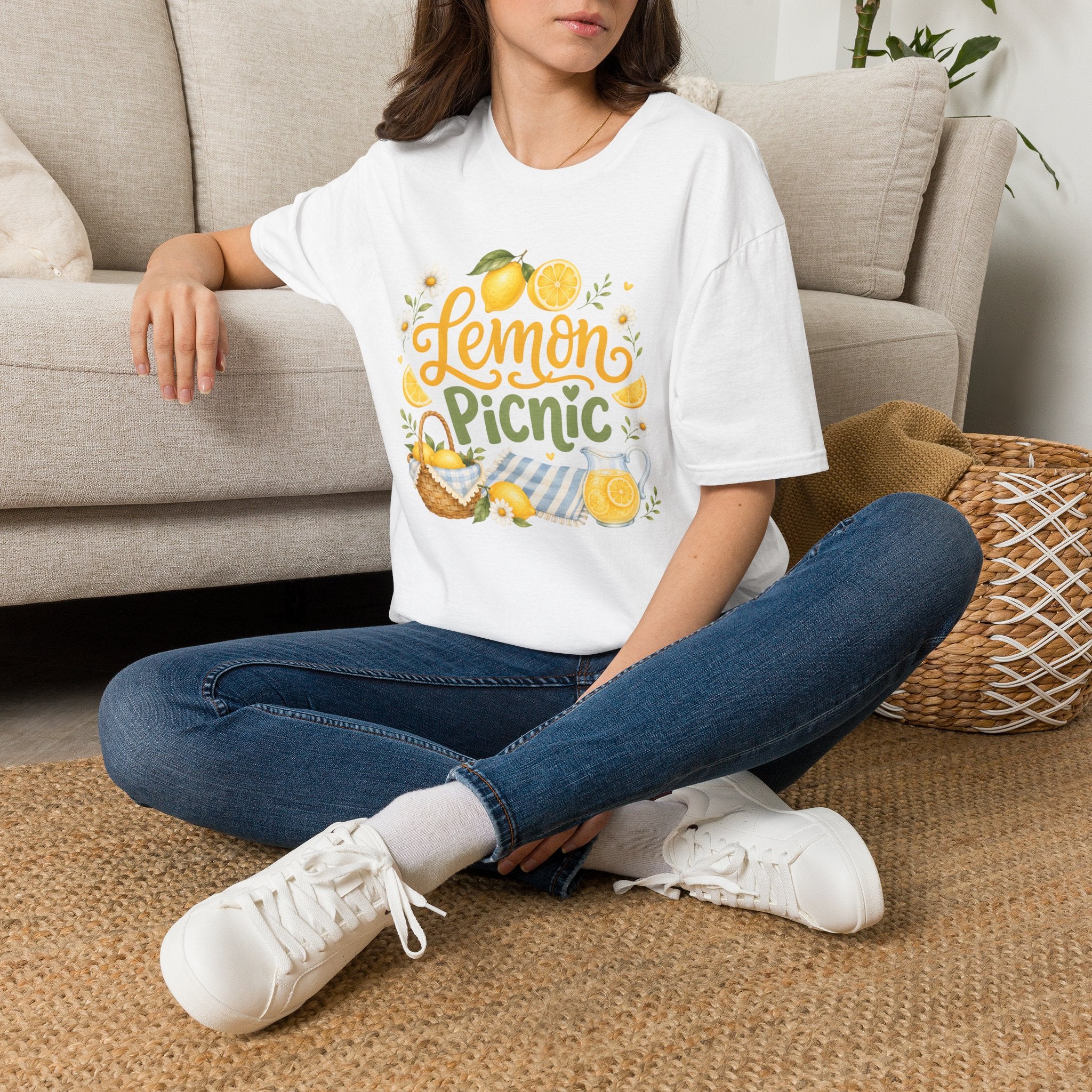 Lemon Picnic Kadın Tişört – Yaz Temalı Limon Baskılı Straight Fit Tişört