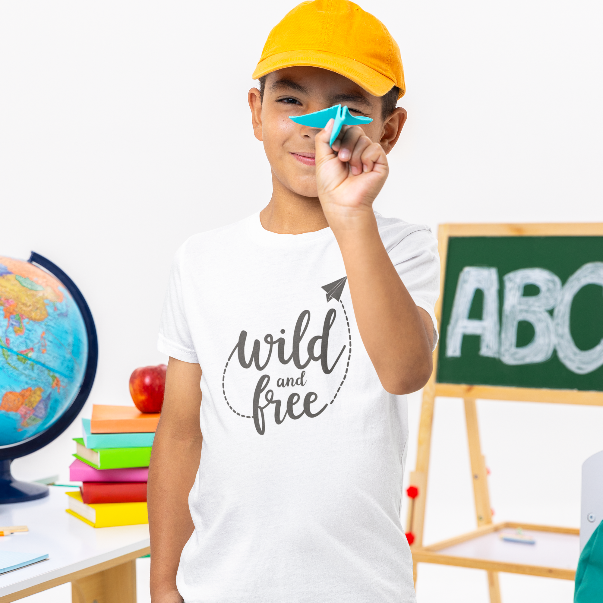 Wild and Free Çocuk Tişört – Minimal Uçak Tasarımlı Kids T-Shirt